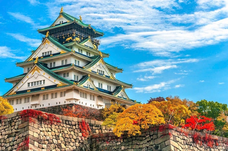 Thành Osaka mang vẻ đẹp cổ kính pha chút kiến trúc phương Tây hiện đại