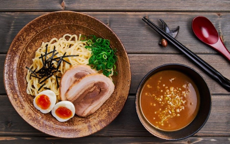 Tsukemen Ramen là món ăn giúp xua tan cái nóng của mùa hè
