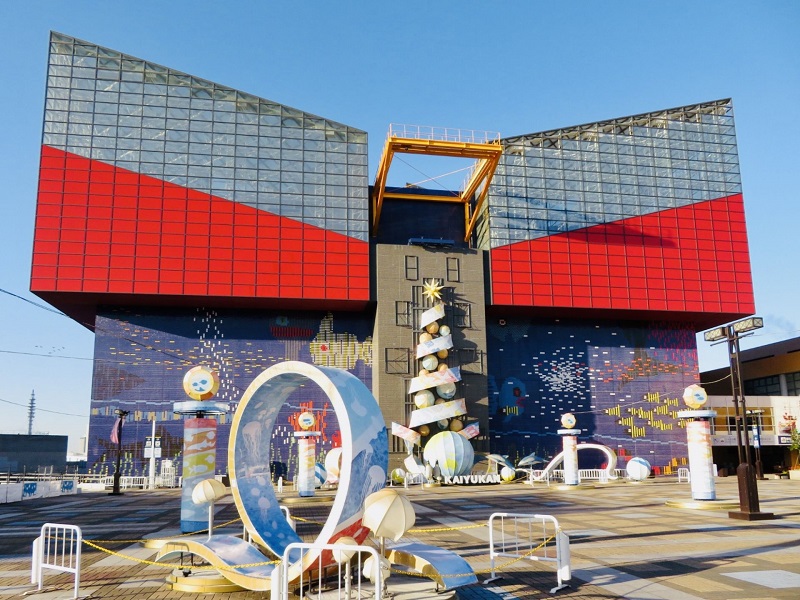 Thuỷ cung Kaiyukan Osaka lưu trữ hàng trăm ngàn sinh vật biển